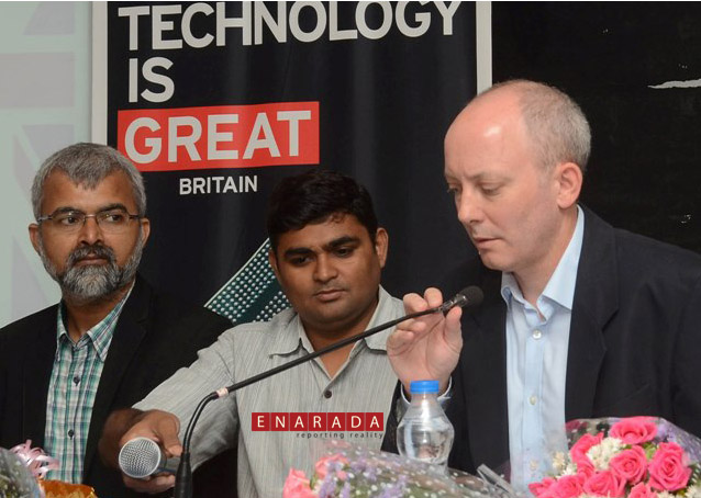 British Deputy High Commissioner Ian Felton (Extreme right) speaking at a seminar. Vivek Pawar, VP , TiE, Hubli and Naveen Zhaa, President of TiE, Hubli chapter, look on.